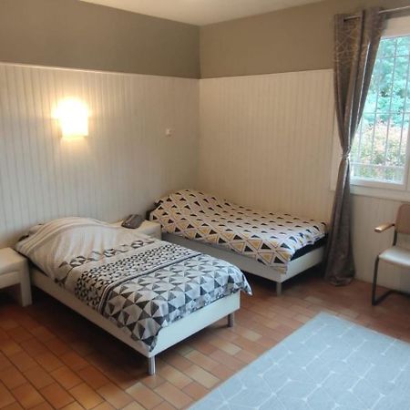 B&B En Plein Coeur De La Foret Artiguelouve Exteriör bild