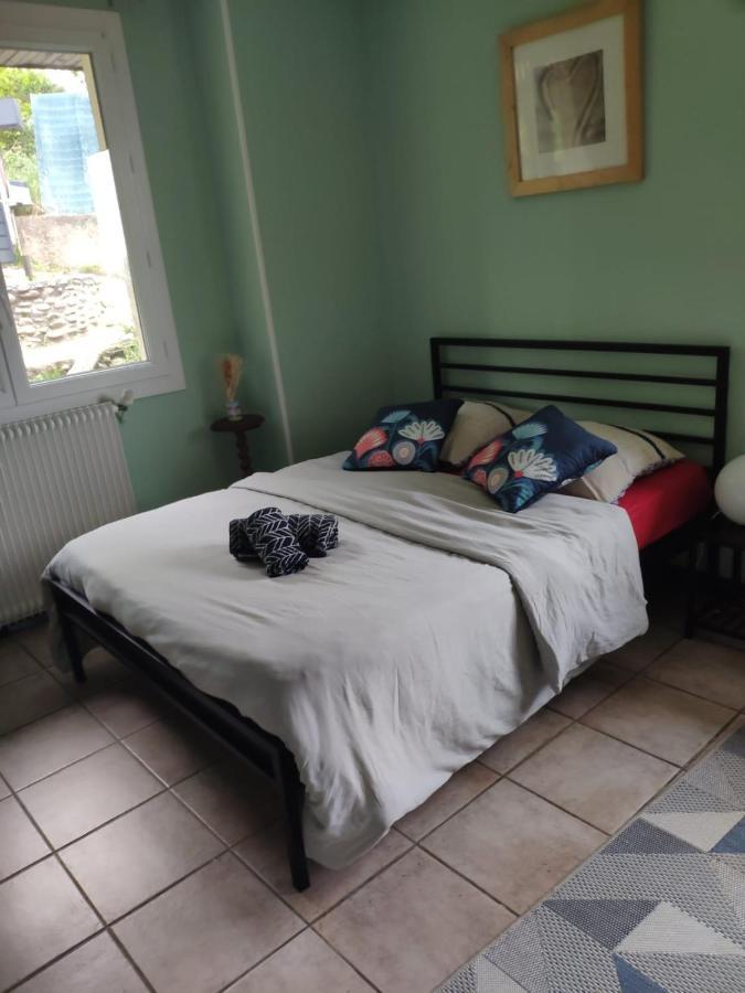 B&B En Plein Coeur De La Foret Artiguelouve Exteriör bild