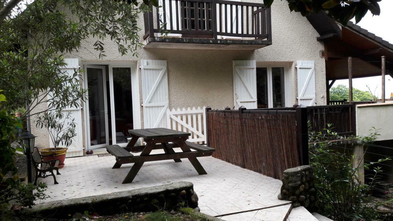 B&B En Plein Coeur De La Foret Artiguelouve Exteriör bild