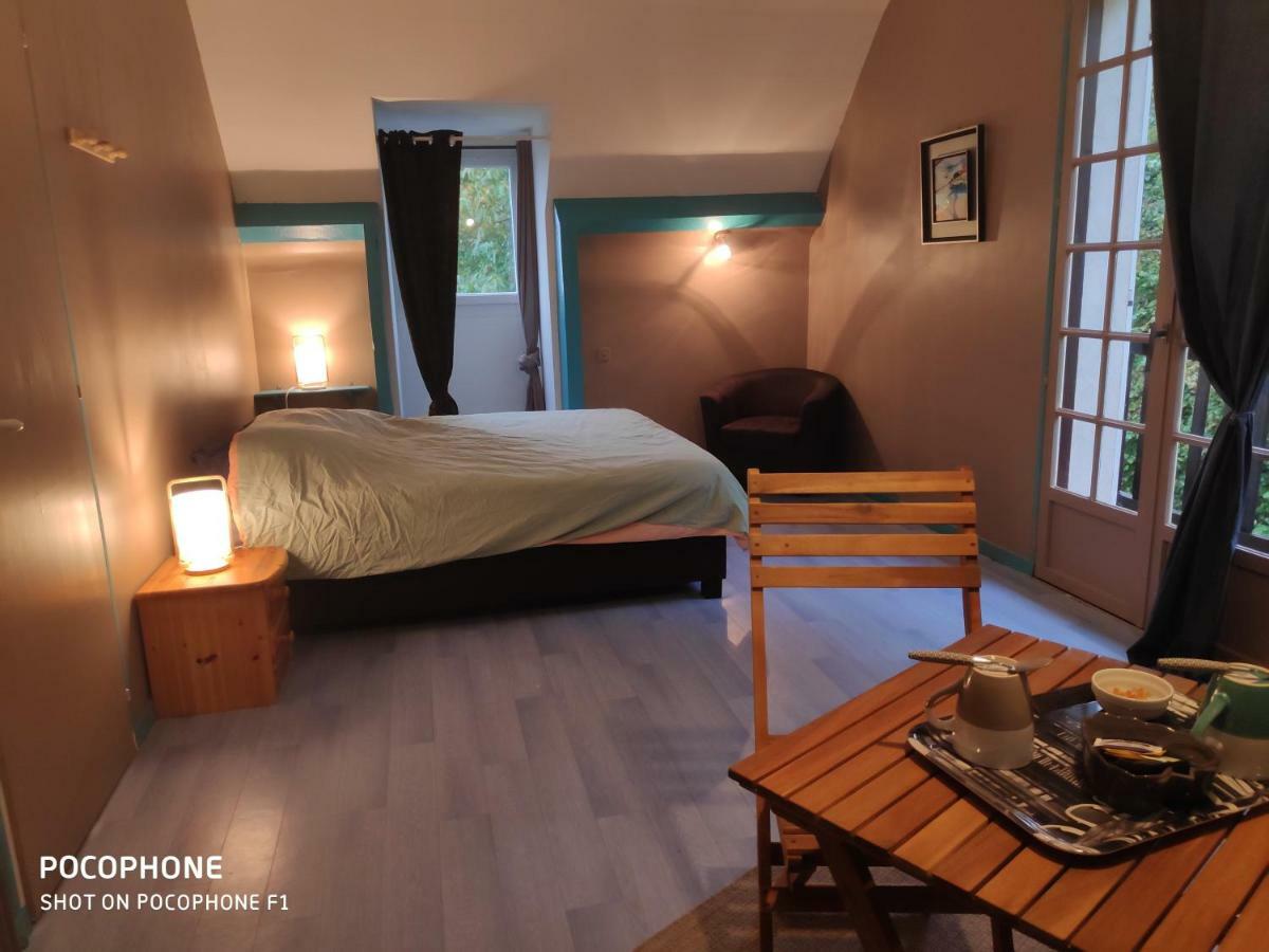 B&B En Plein Coeur De La Foret Artiguelouve Exteriör bild